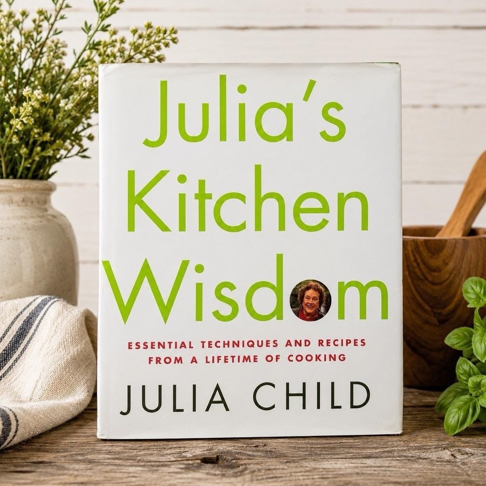Julia's Kitchen Wisdom HC/DJ Julia Child 2000 Alfred‎ A Knopf Cookbook Recipes